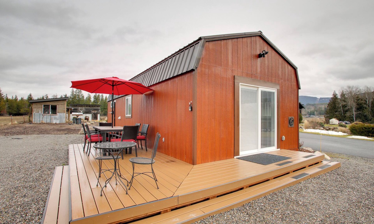 Athol Apartment | Mtn-View Studio 4 Mi to Farragut State Park!