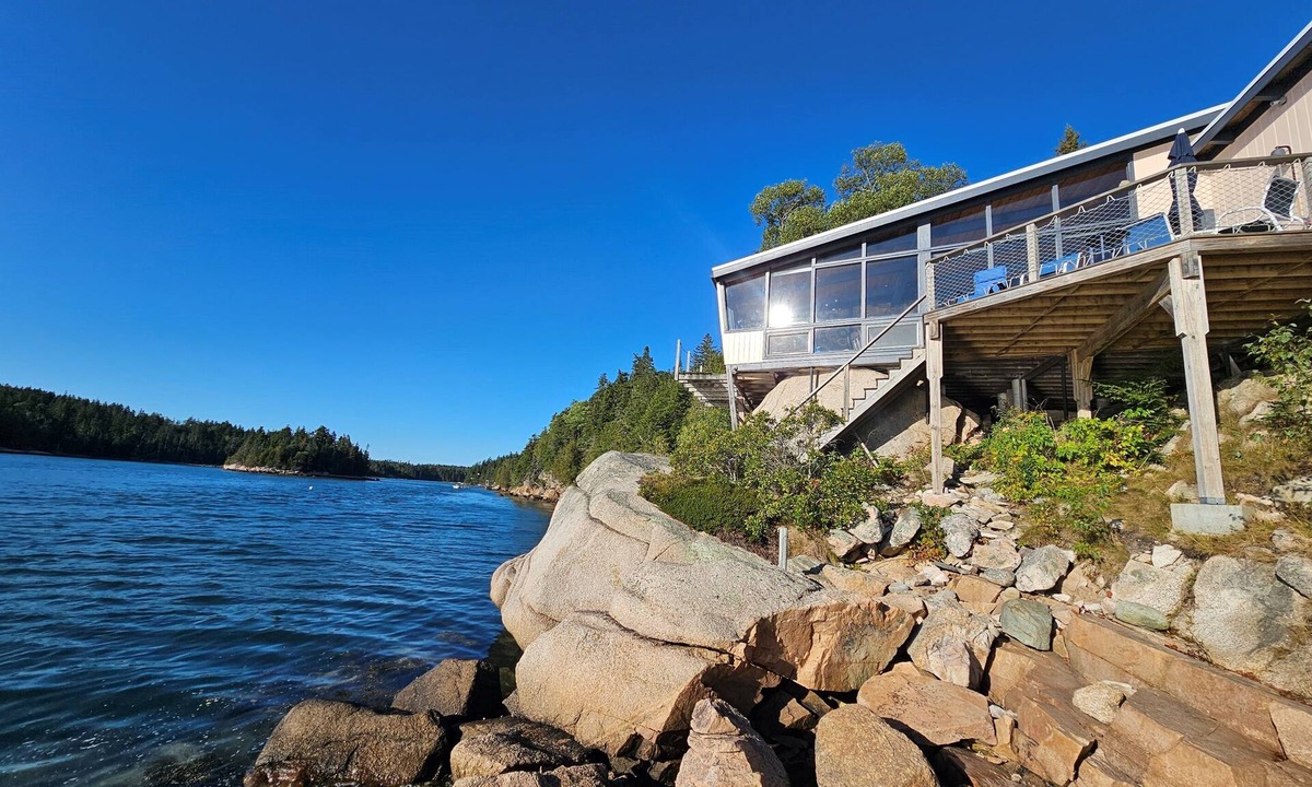 Stonington Cottage | Muir Boat House - Rustic, Fun Seaview "BoatHouse"