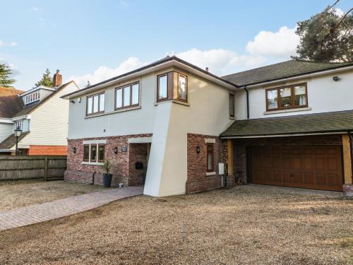 Broadstone House | Mulberry House