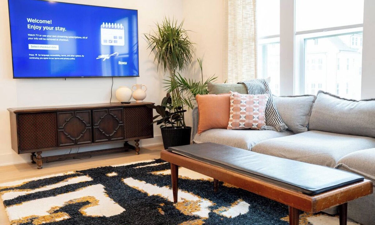 Southwest Raleigh House | Mulberry on Athens - 5 Bedroom curated stay in Raleigh/Cary