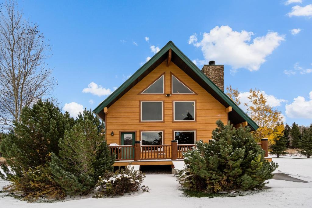 Lazy Acres House | Mule Deer Cabin