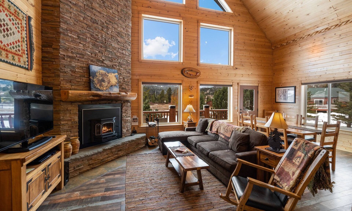 Lazy Acres House | Mule Deer Cabin