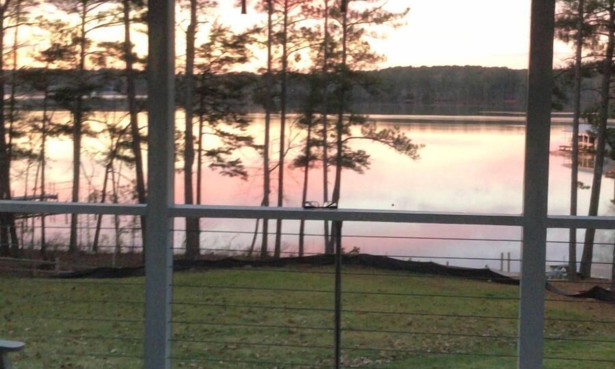 Henrico House | 🌞 Multiple Family Friendly, Modern Lake House On Deep-Water Cove, 2 Kayaks 🌞
