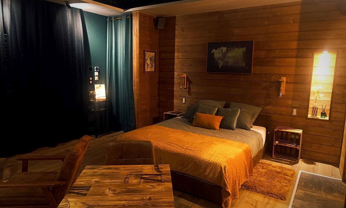 Charleval Bed & Breakfast | Multiverse Suite: The Immersive Experience