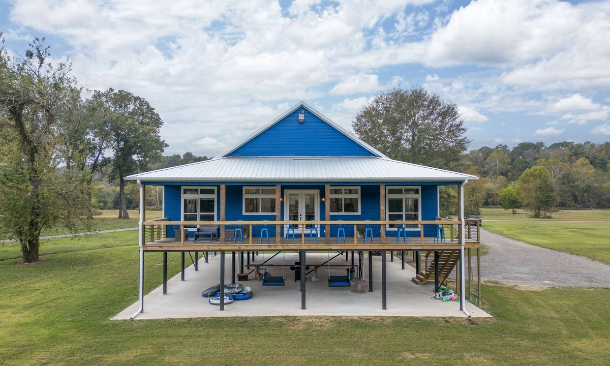 Mc Caskill Cabin | Murfreesboro, Riverfront Cabin, 2024 Total Solar Eclipse, Crater of Diamonds