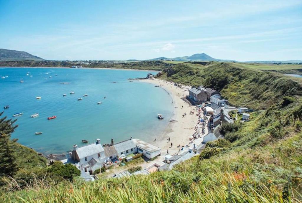Edern House | Muriau Gwyn, Edern, Morfa Nefyn