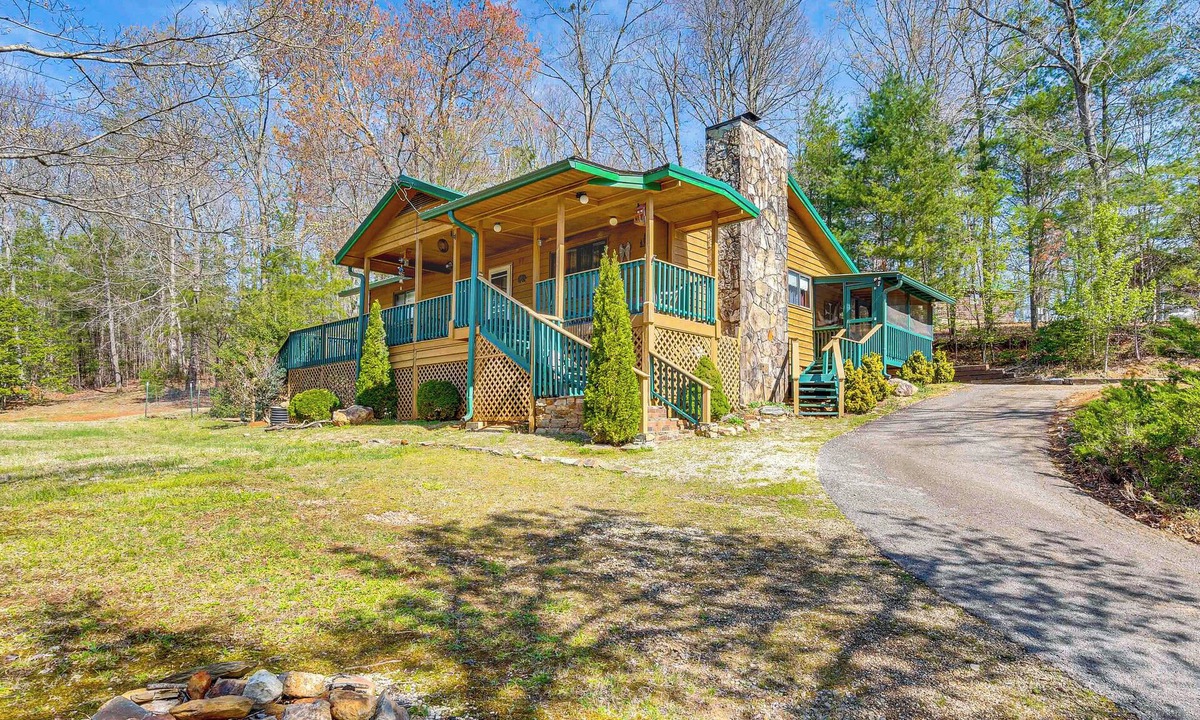 Murphy Cabin | Murphy Cabin w/Deck, Grill & Private Pond!