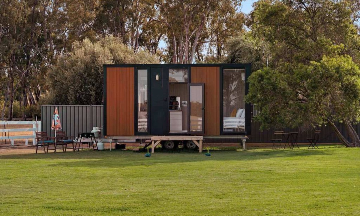 Koonoomoo House | Murray Haven Farm Stay by Tiny Away