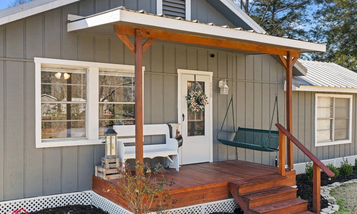 Long Branch House | Murvaul Retreat