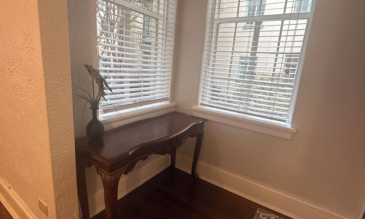 Fan District Condo | Museum District condo close to Museums, Cary Town, Scotts Addition, and Stadium.