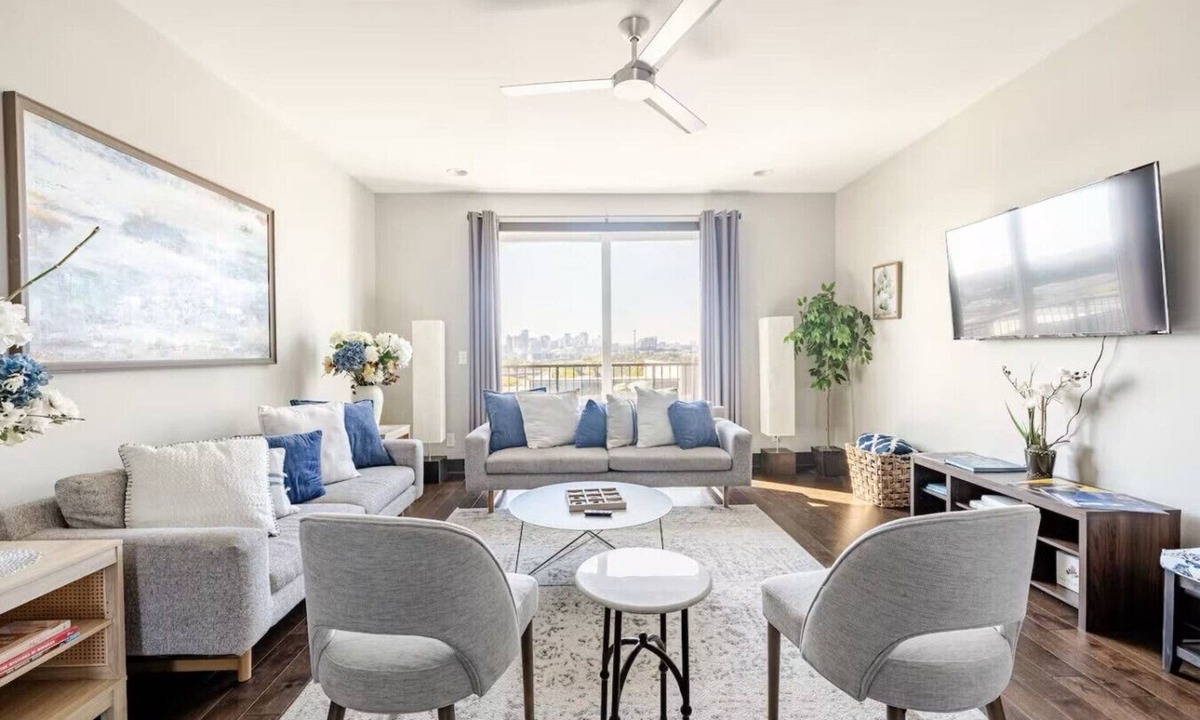 Katie Hill Neighborhood House | Music City 10 Min to Down Town Rooftop Views