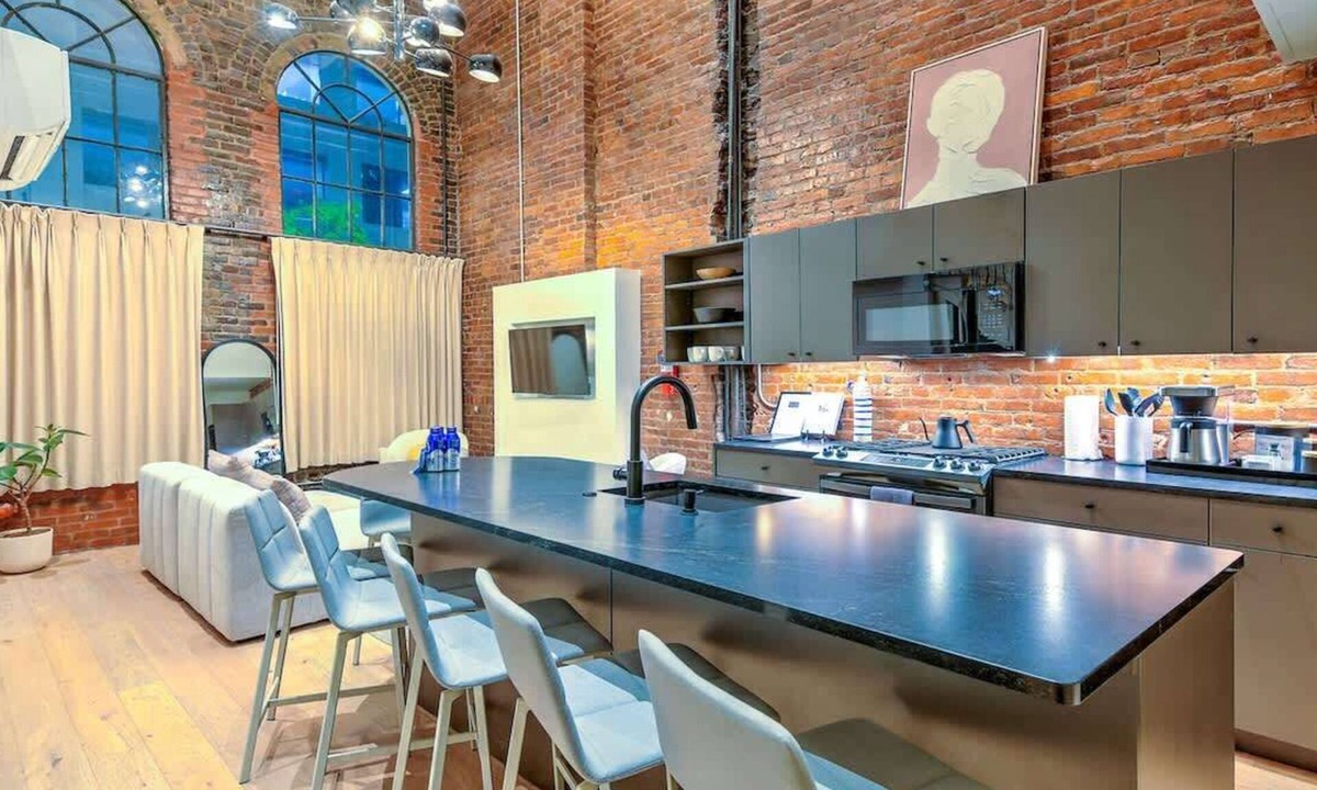 Arts District Apartment | Music City Retreat, 2BR Historic Home - Walk to DT