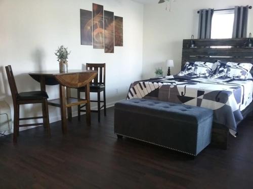 McMinnville Apartment | Music Studio Getaway, Close to Entertainment!