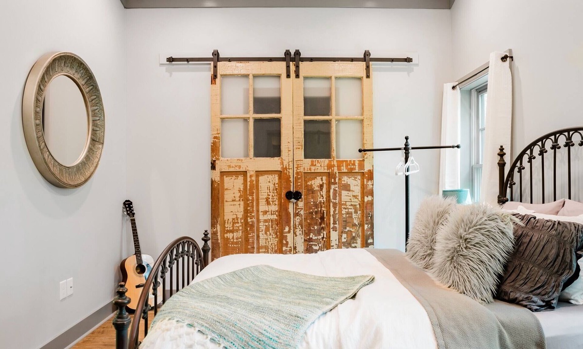 Green Hills Apartment | Music Themed Getaway Minutes from Downtown Nashville