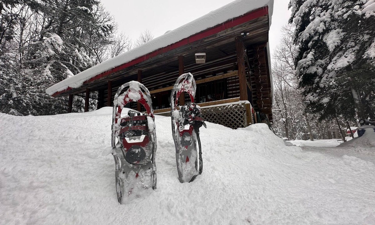 Novar Cottage | Muskoka Cabin Snowshoeing Pool Table Hot Tub Algonquin Arrowhead Park
