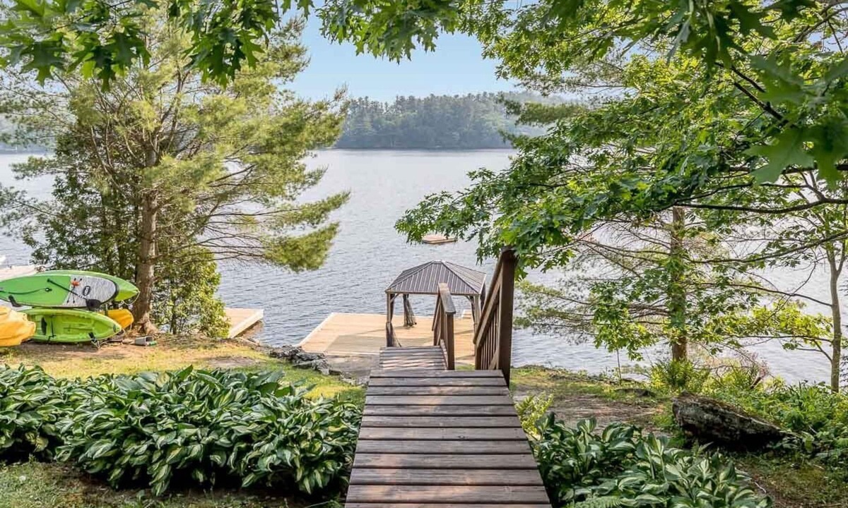 Gravenhurst Cottage | Muskoka Lakeshore Cottage Bliss