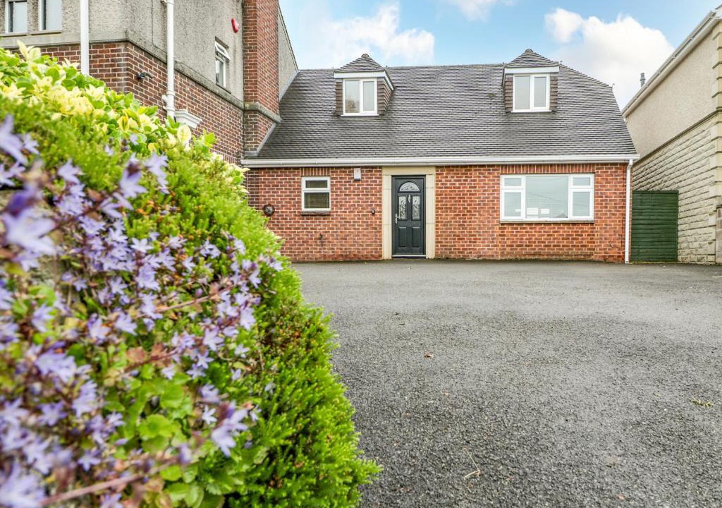 Midsomer Norton House | Muskoka Lodge