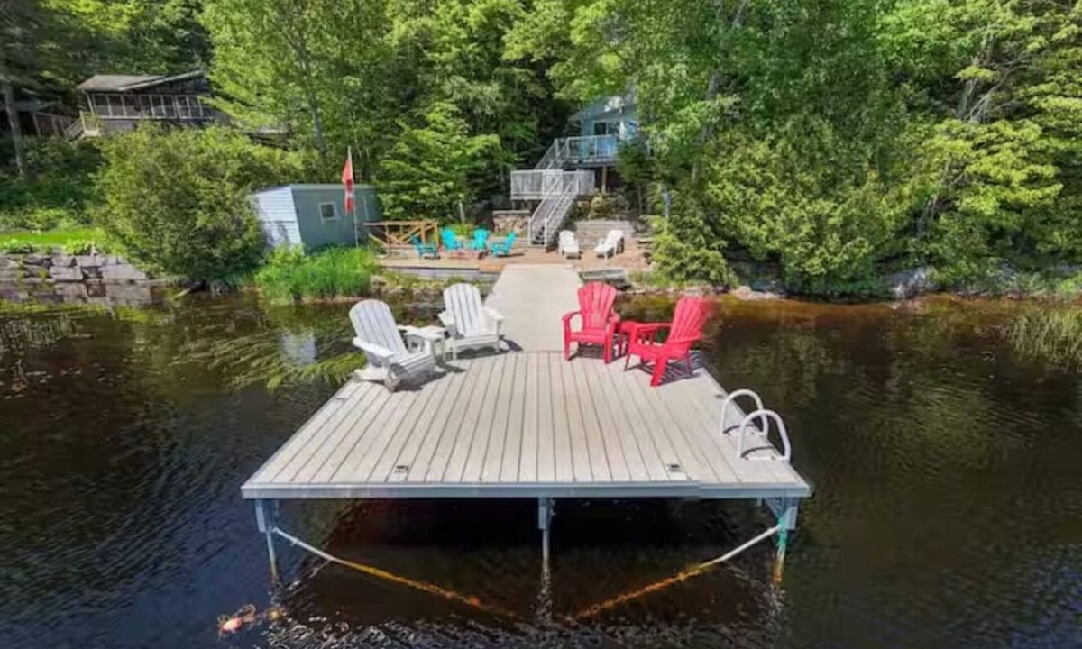 Huntsville Cottage | Muskoka Waterfront-Dock, Kayak, Firepit, Fireplace