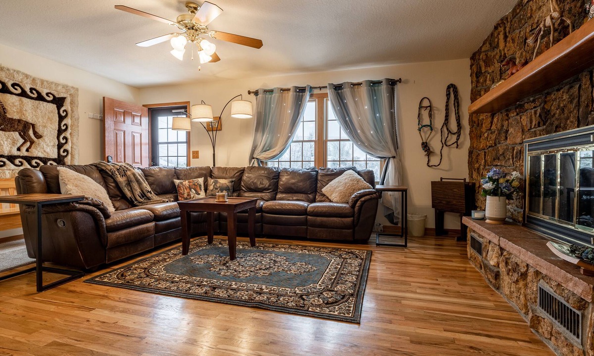 Cody House | Mustang Hideaway- Western Home Base in Cody