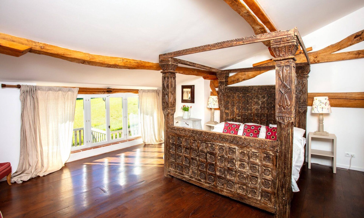 Beauville House | Mutley Barn over looks the unspoilt country-side with floor to ceiling windows.