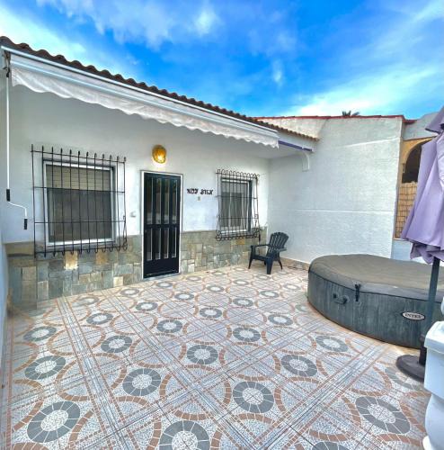 Santiago de la Ribera House | Muy bien