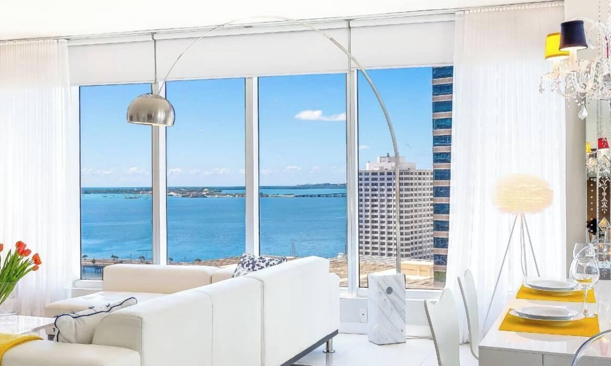Downtown Miami Apartment | MVR - High-Floor Luxury with Iconic Views