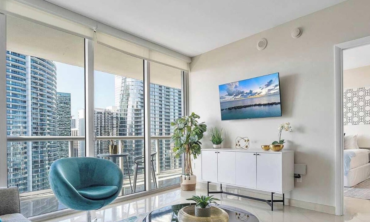 Downtown Miami Apartment | MVR - High-Rise Escape with Spa Access