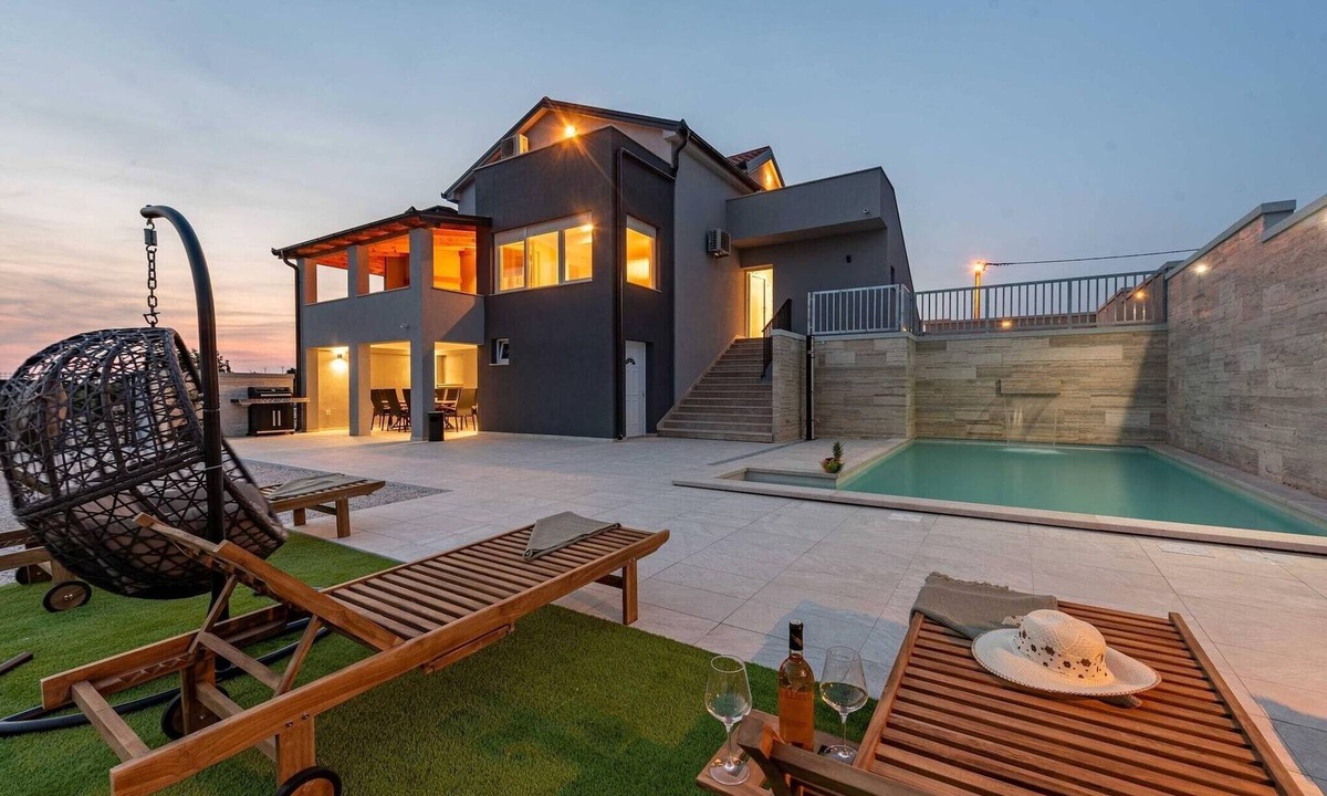 Benkovac House | MY DALMATIA - Villa Pezer with heated pool & sauna