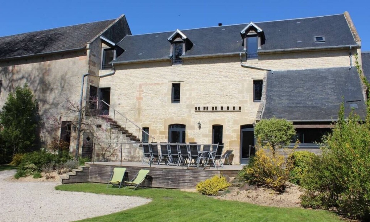Colombiers-sur-Seulles House | My family home, 18th century barn, garden