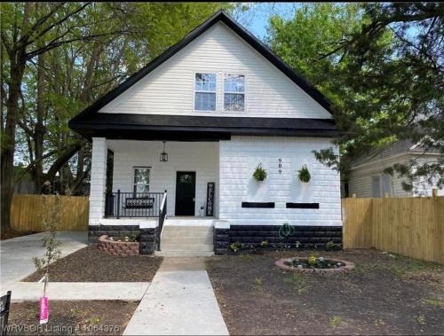 Fort Smith House | My house your house