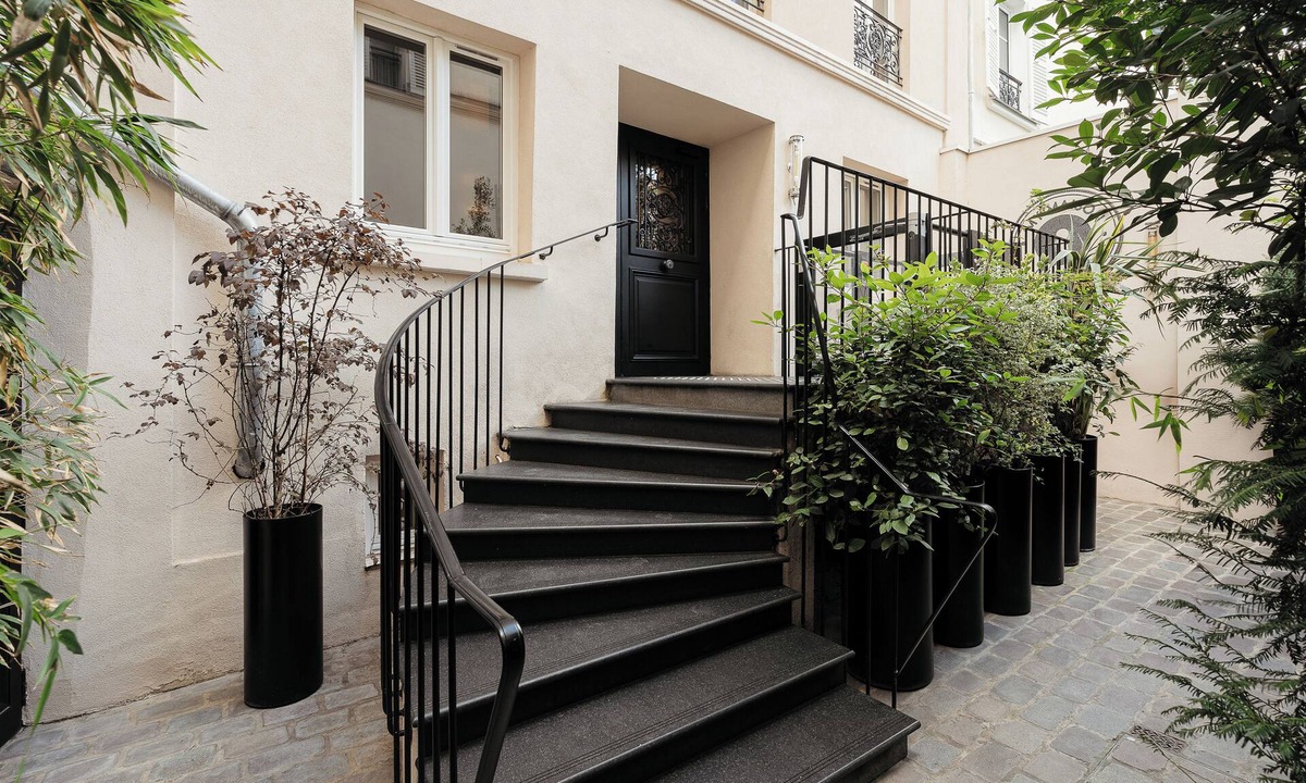 Quartier des Grandes-Carrieres Hotel | My Maison In Paris - Montmartre