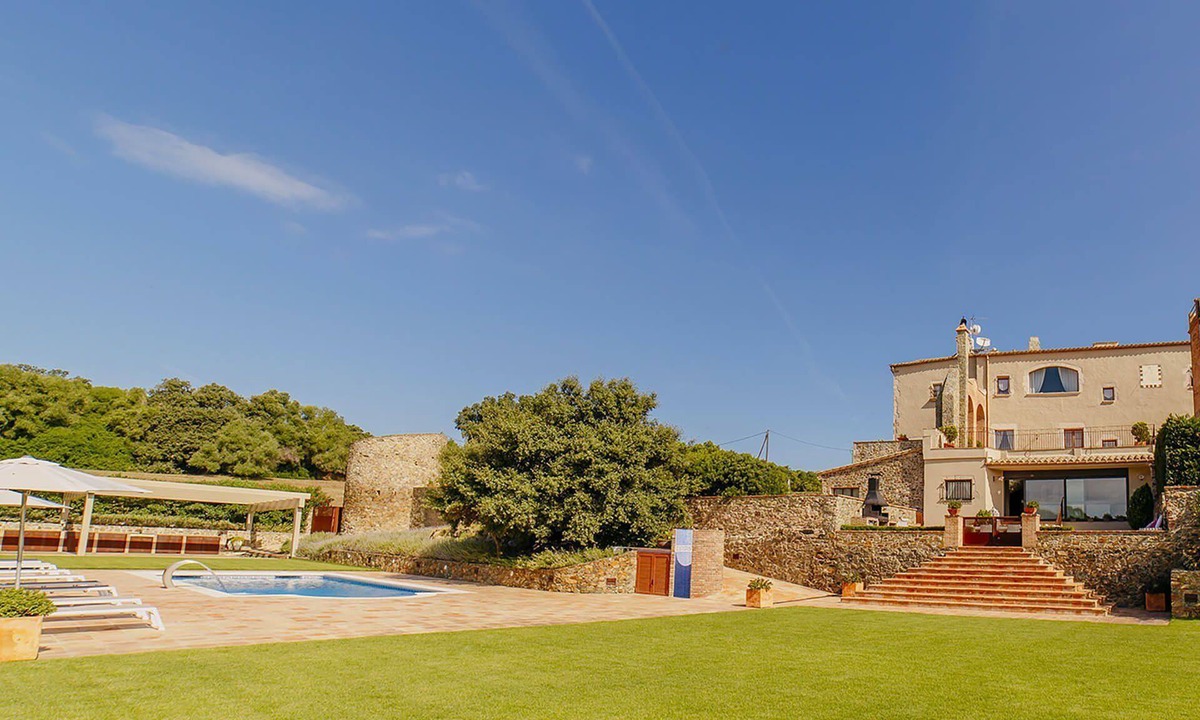 Forallac Villa | My Rental Homes - Villa Imperial with private pool and SPA