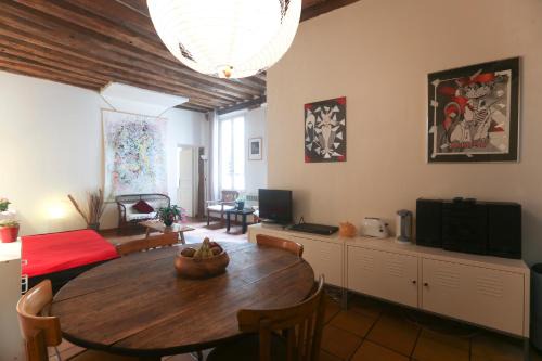 Quartier du Mail Apartment | My Trip in Paris - Argout