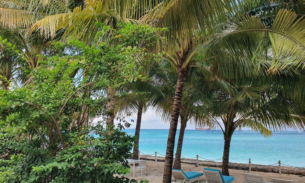Sumbawa Barat Hotel | MYAMO Beach Lodge