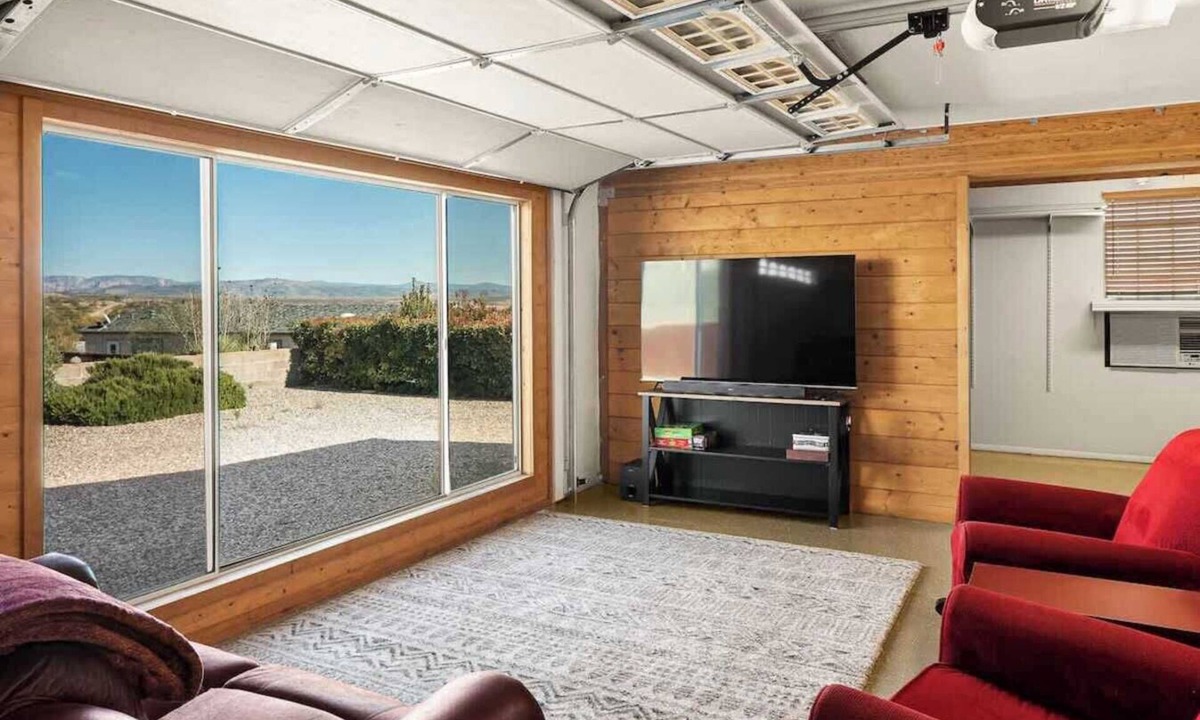 Clarkdale House | Myrinn - Red Rock Views & Game Room Near Jerome