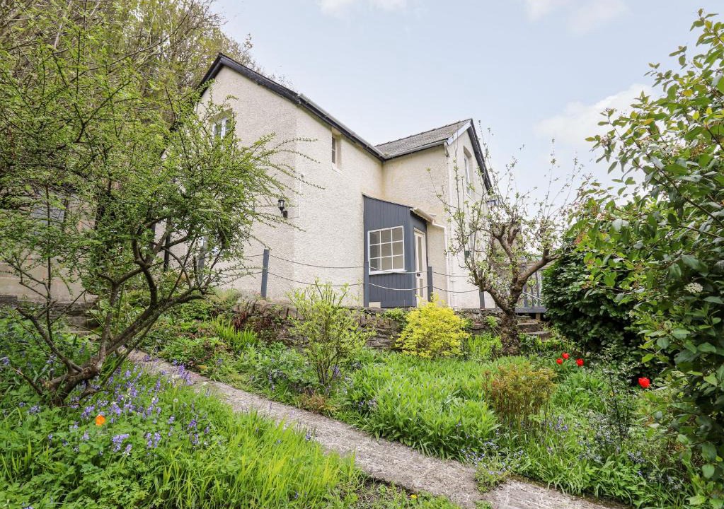 Knighton House | Myrtle Villa