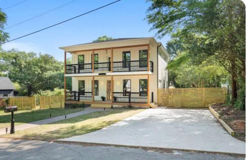 Covington Mill Bed & Breakfast | Mystic Falls Downtown Modern Farmhouse