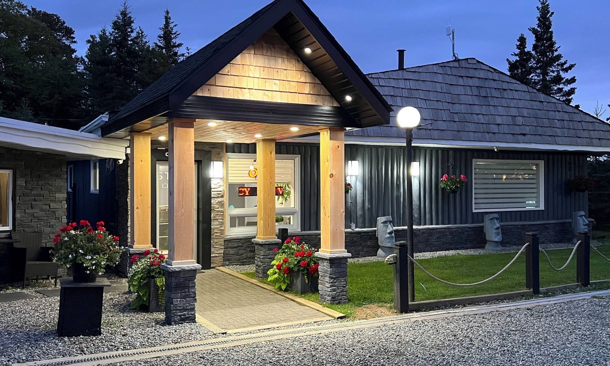 Wawa Hotel | Mystic Isle Motel