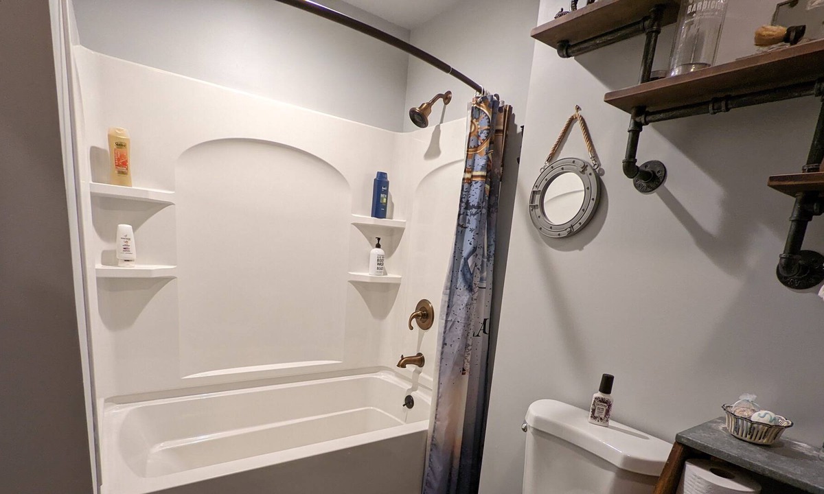 New Castle Bed & Breakfast | Mystic Rose Room
