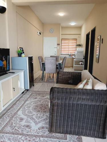 Taman Haji Zainal Apartment | MZR Homestay