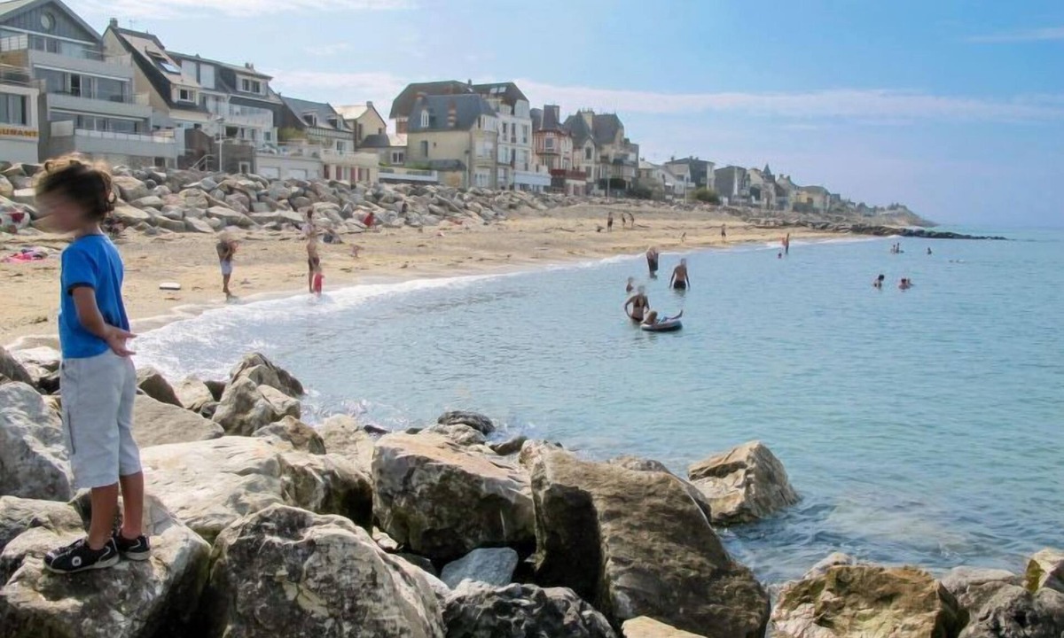 Hauteville-sur-Mer House | Néroli by Interhome