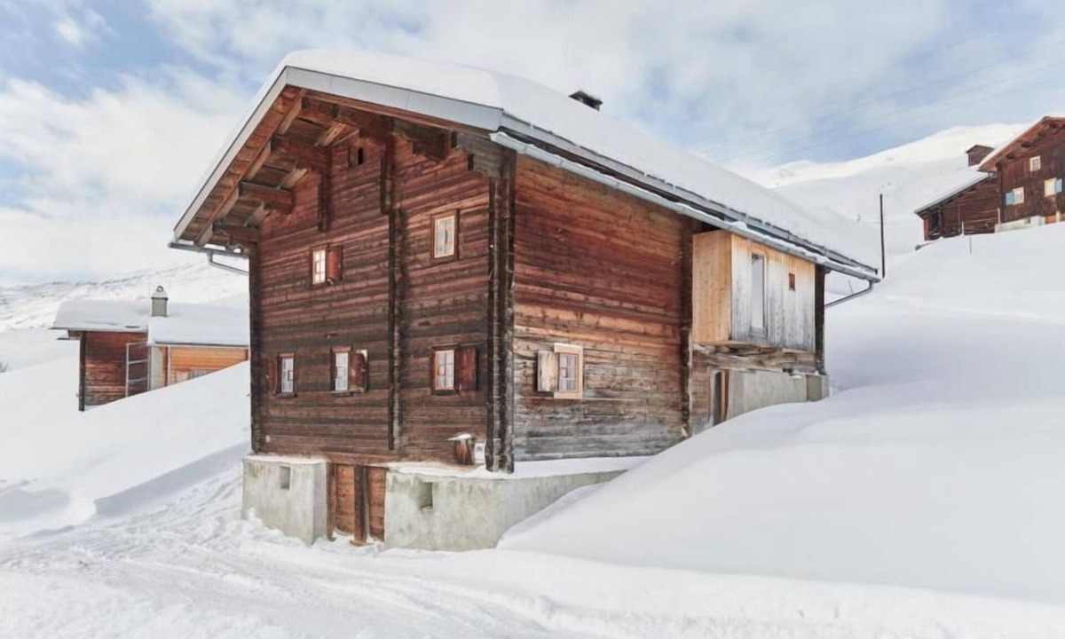Safien House | Nüw Hus - Holidays in a listed building