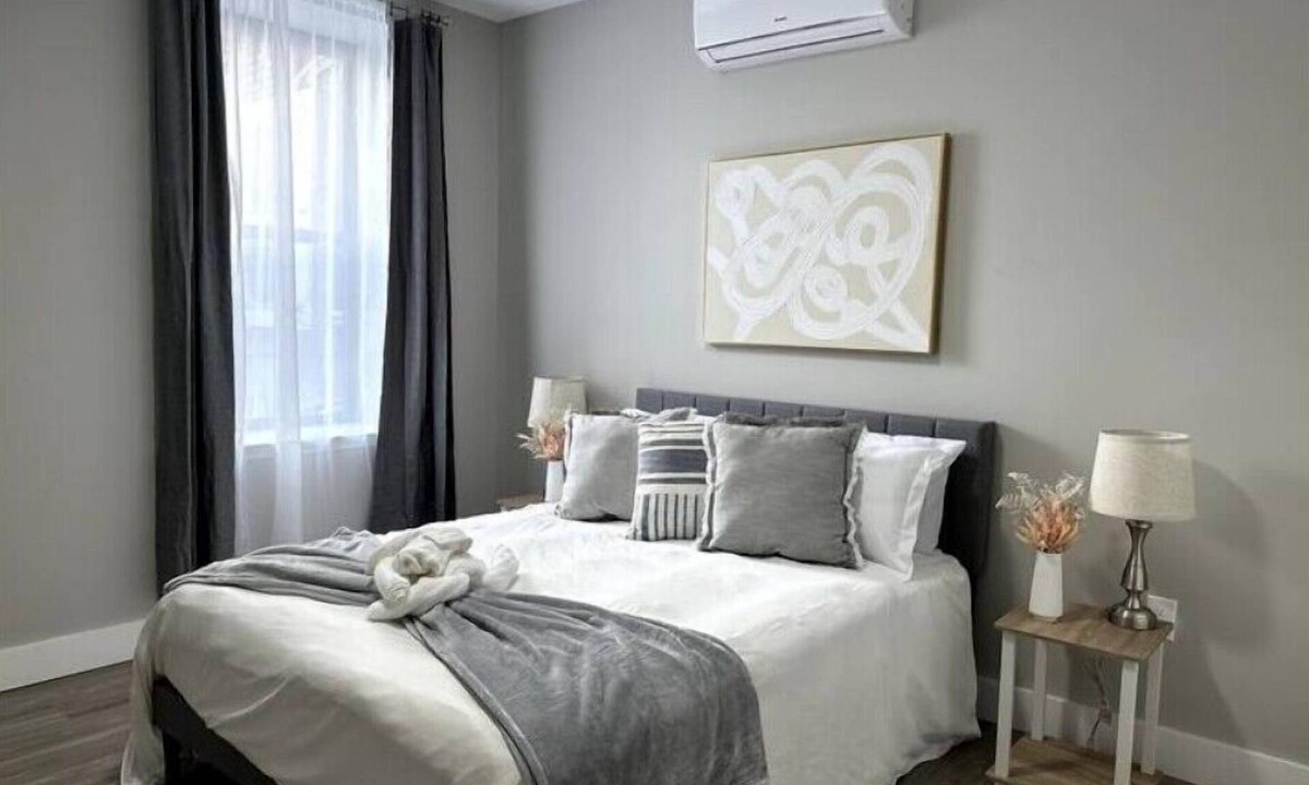 Albany Apartment | N E W Spacious Prime DT 1 Bedroom Apt w Office