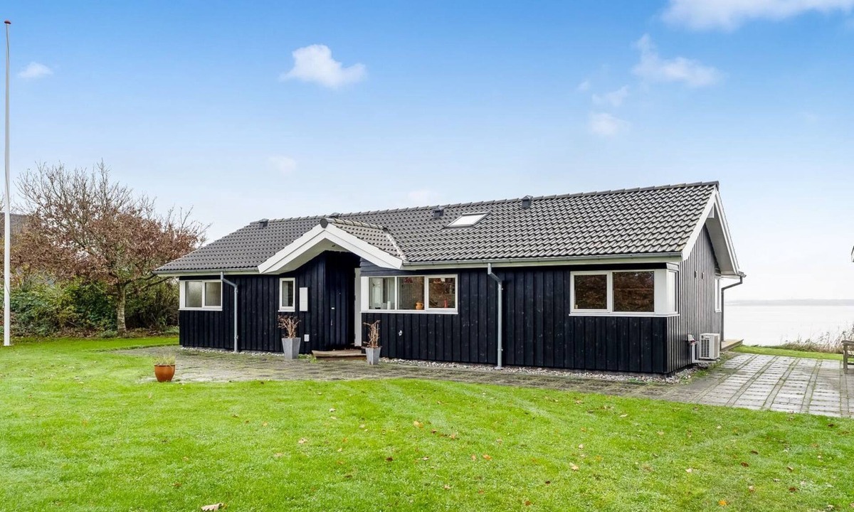 Ronbjerg House | "Næwe" - 10m to the fjord by Interhome