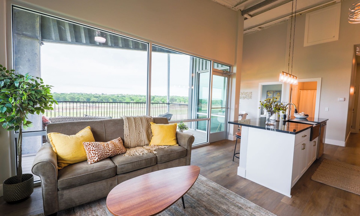 Salado Apartment | nAirplane/Hanger 2 bedrooms 2 baths, with beautiful views and a runway.#1