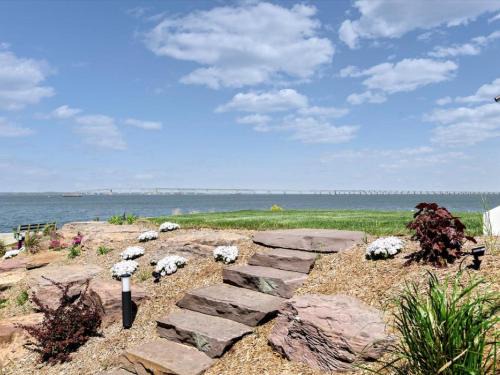 Stevensville House | Namaste on the Bay