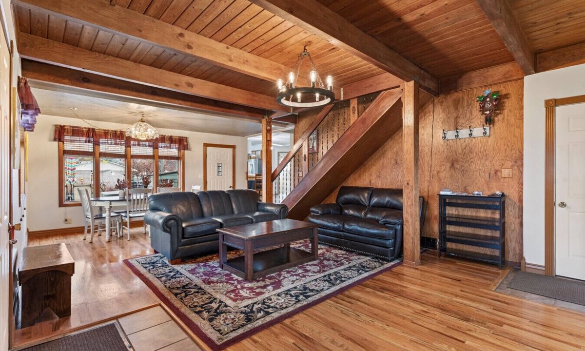 Baker City House | Nana`s Garden Home, 3 Bdrm, 2 Bath Home