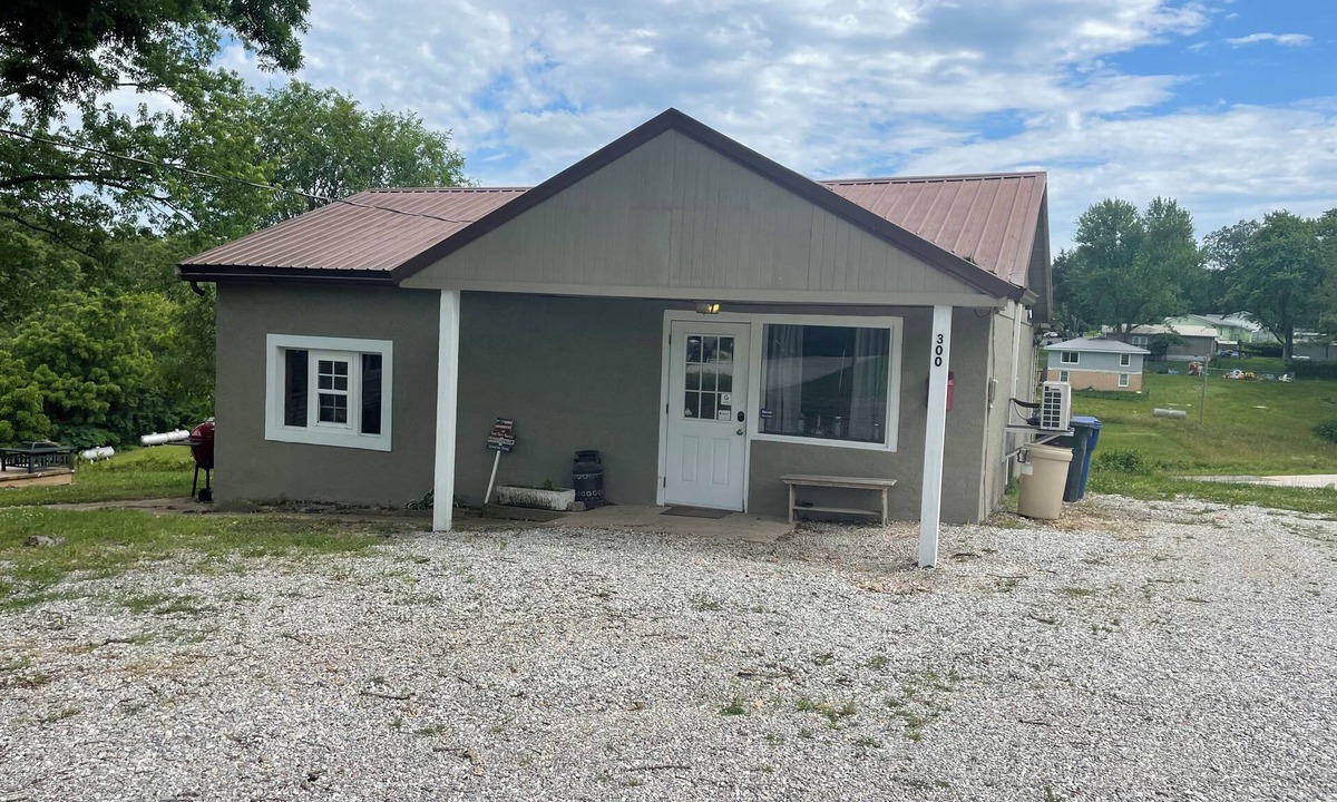 Houston Cottage | Nana’s Bunkhouse is a small little efficiency located in Houston, MO.