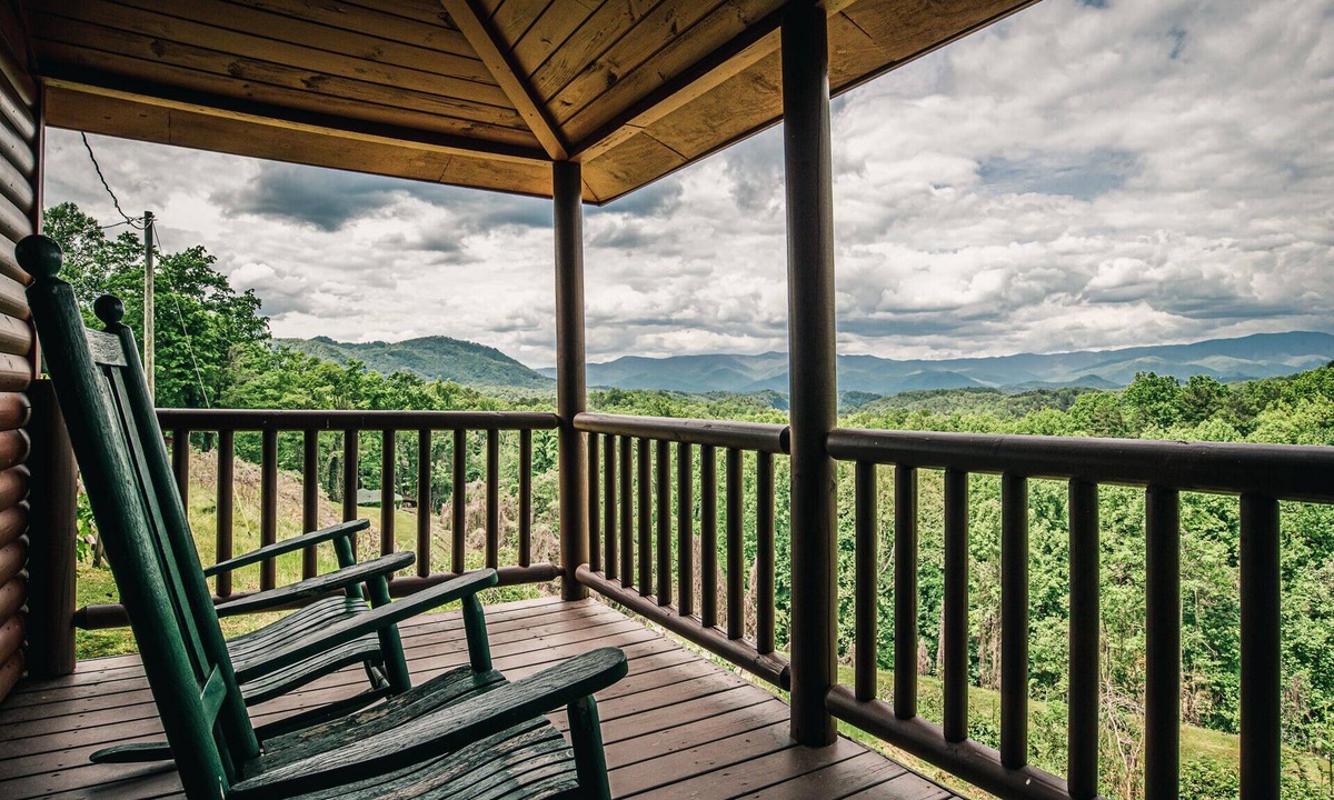 Bryson City Hotel | Nantahala Village