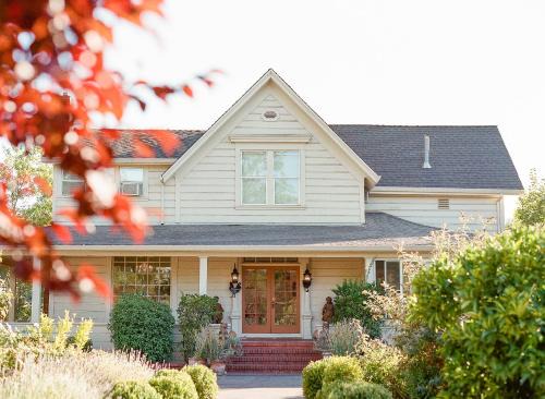 St. Helena Bed & Breakfast | Napa Farmhouse Inn